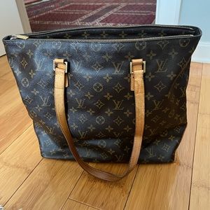 100% AuthenticLouis Vuitton Cabas Mezzo shopping tote bag.